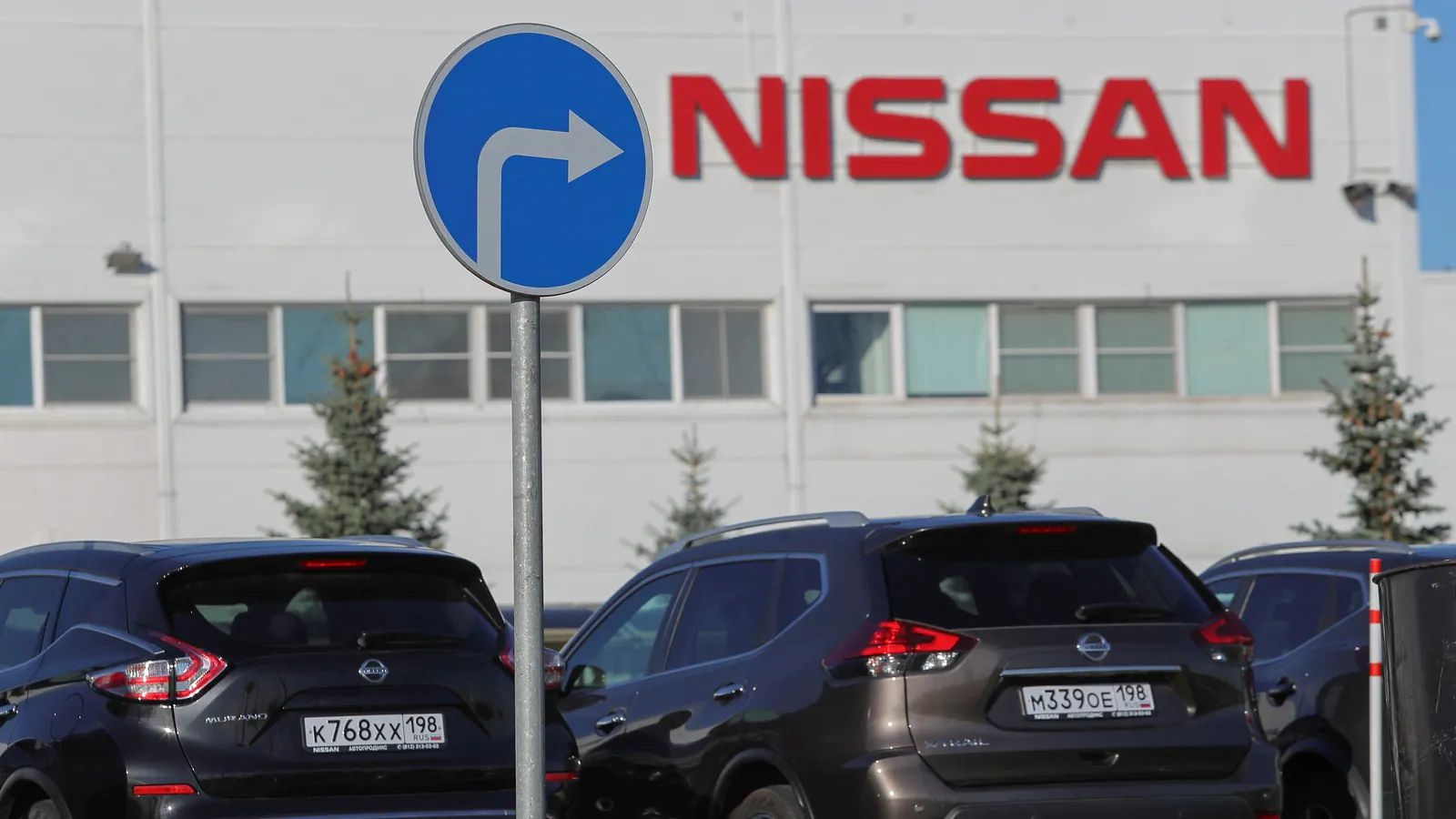 Почему Nissan уходит из России