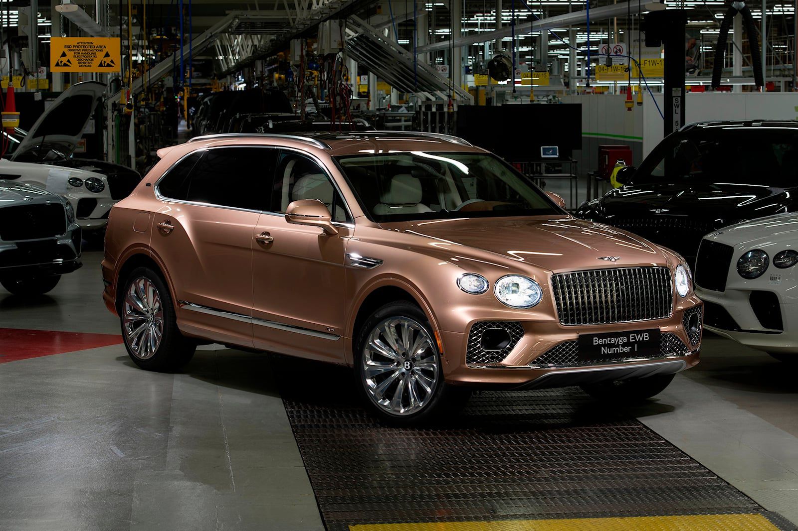 Когда появится новой Bentayga EWB 2023