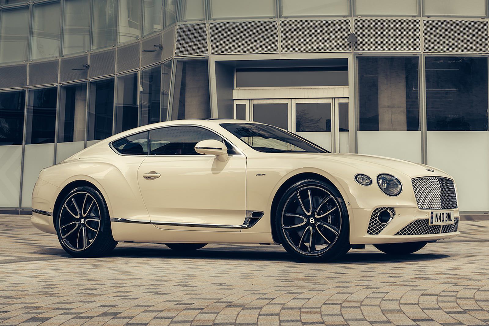 Встречайте Continental GT Azure