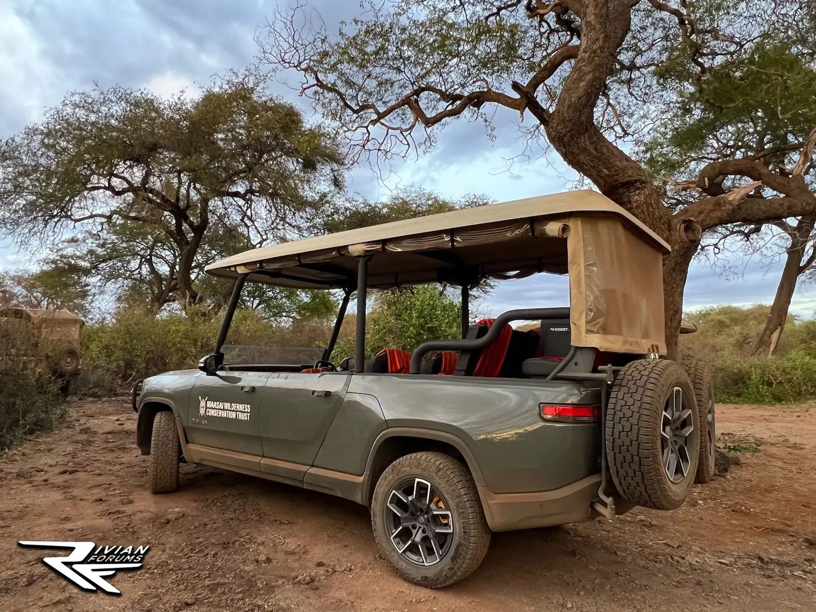 Почему Rivian R1T Safari Trucks - охотник на браконьеров