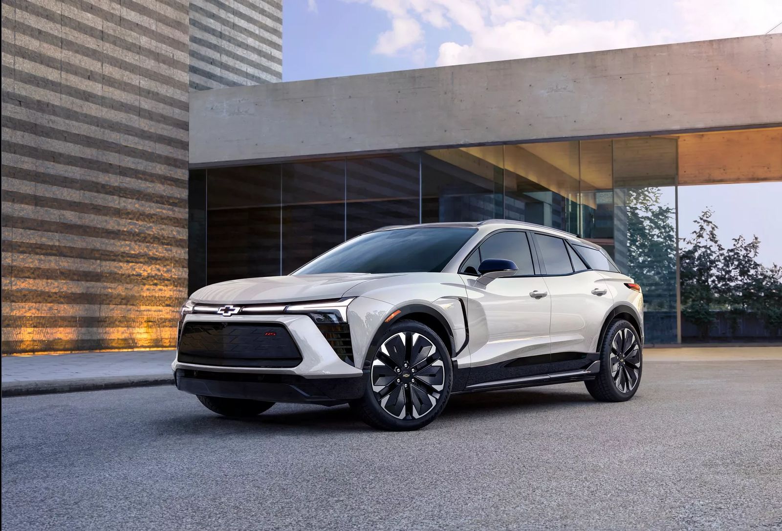 Chevrolet Blazer EV получает запас хода не менее 450 километров (foto:chevrolet)