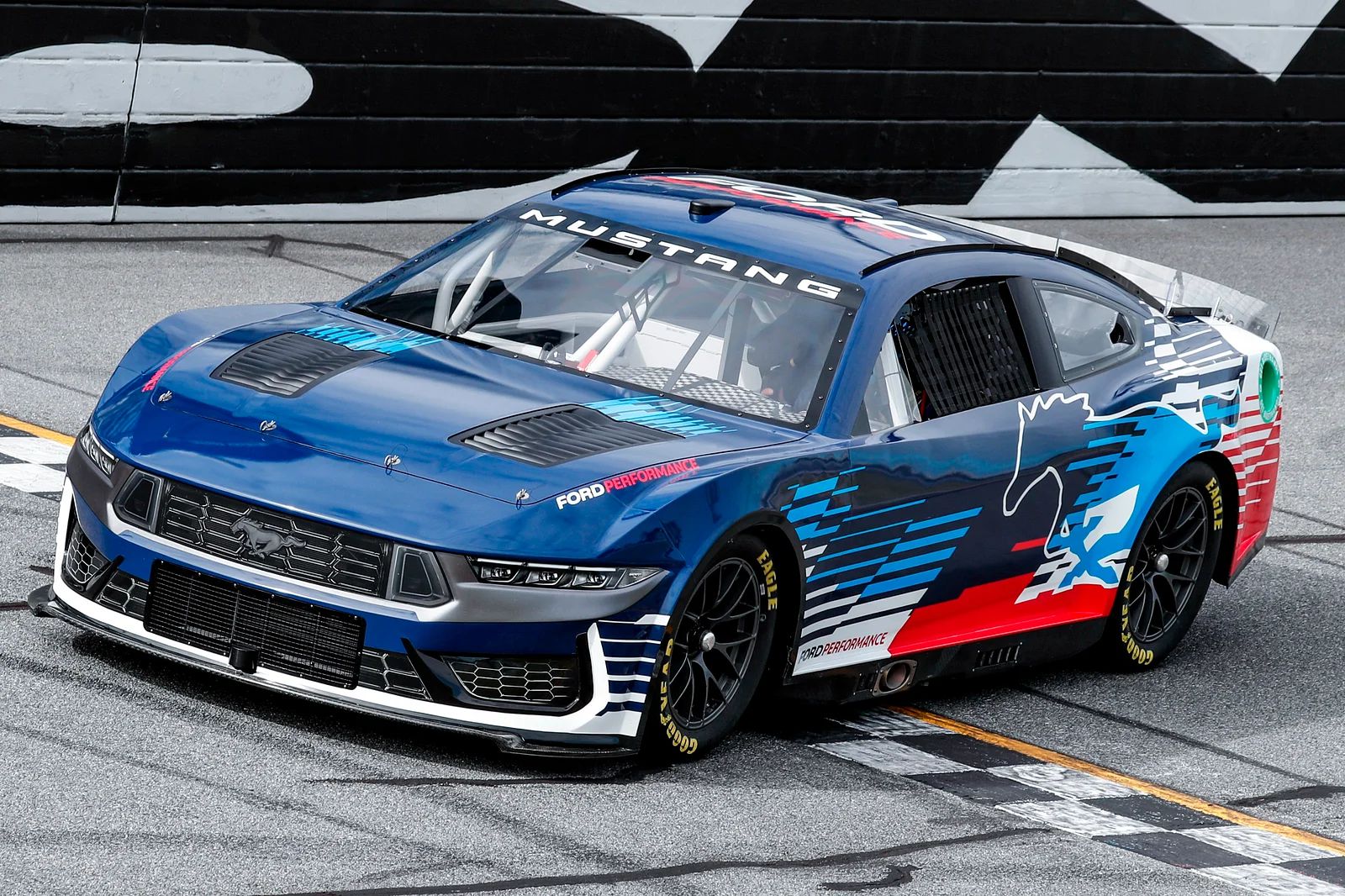 Новый Ford Mustang для NASCAR