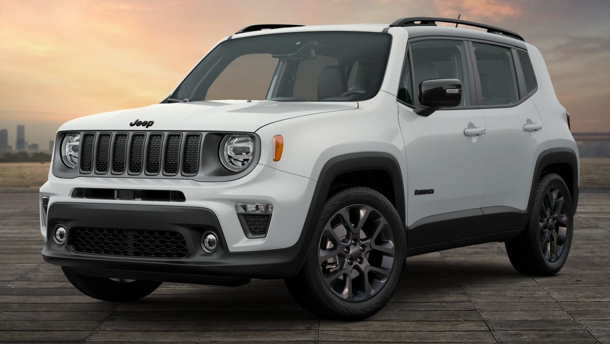 Генеральный директор Jeep Антонио Филоса подтвердил, что электромобиль Renegade 2027 года будет стоить менее 25 000 долларов. (jeep)