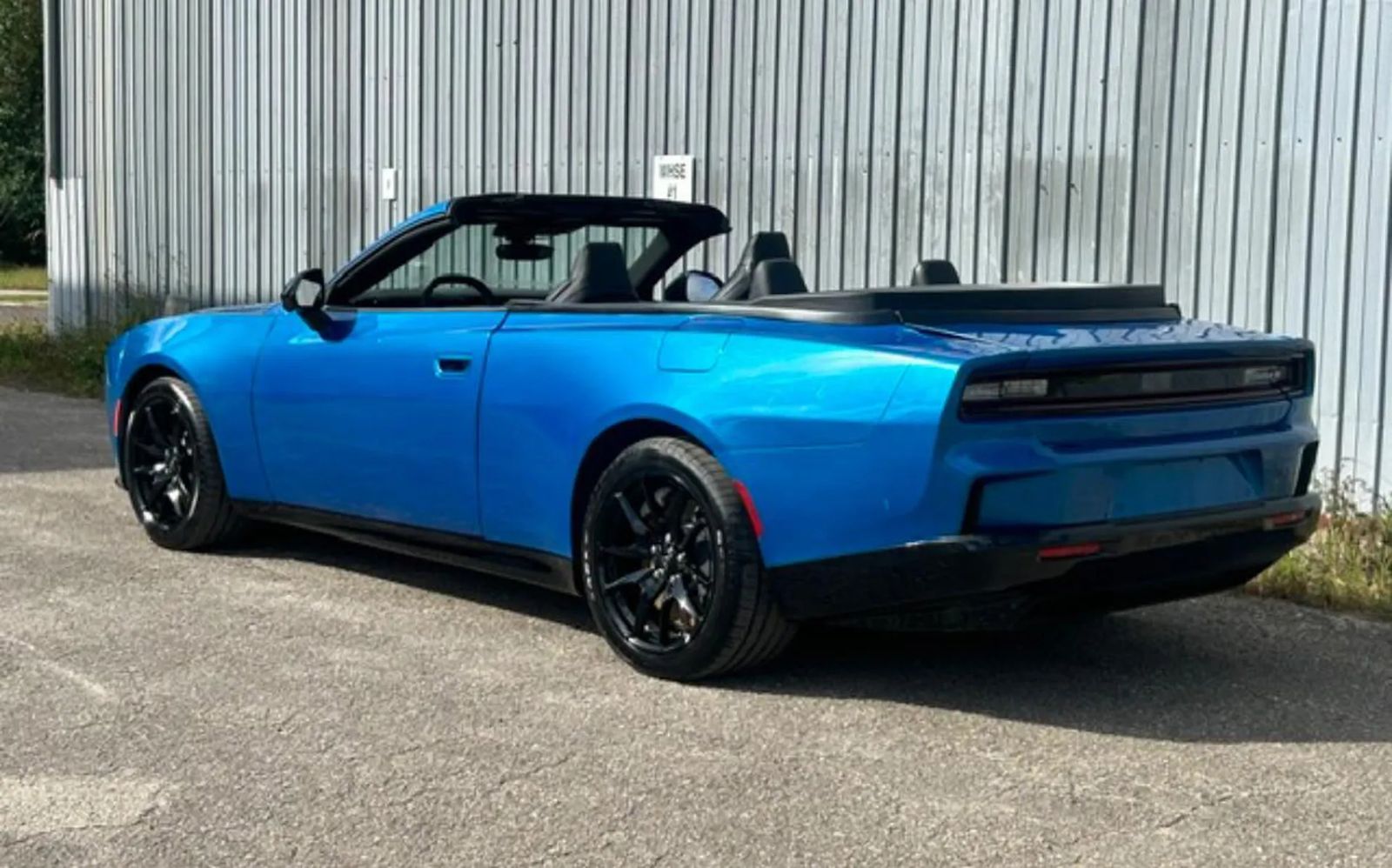 Переделка кабриолета Dodge Charger Daytona 2024 года от Drop Top Customs