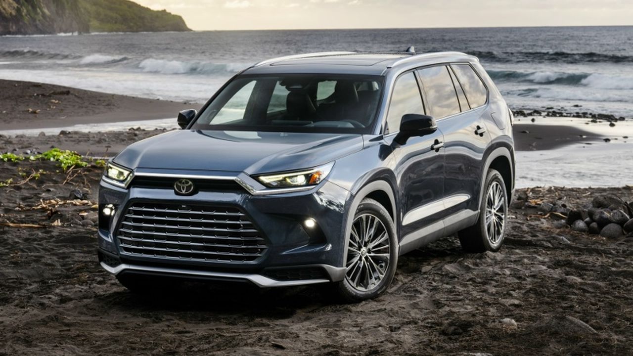 Огромный кроссовер для всей семьи 2025 Toyota Grand Highlander уже доступен к заказу!