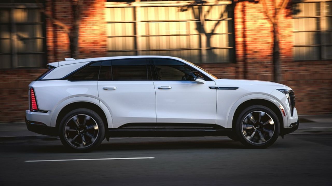 Представляем полностью электрический 2025 Cadillac ESCALADE IQ