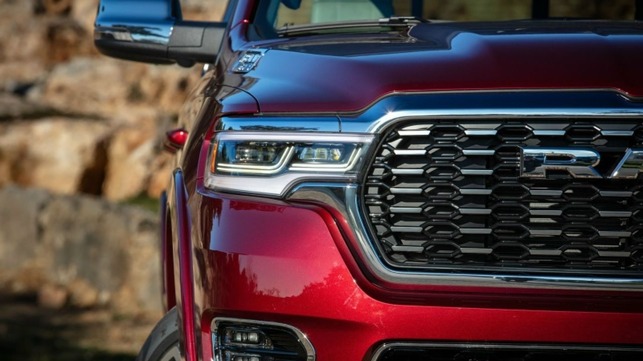Обновлённый 2025 RAM 1500 Tungsten: новый лидер среди премиальных пикапов уже доступен к заказу