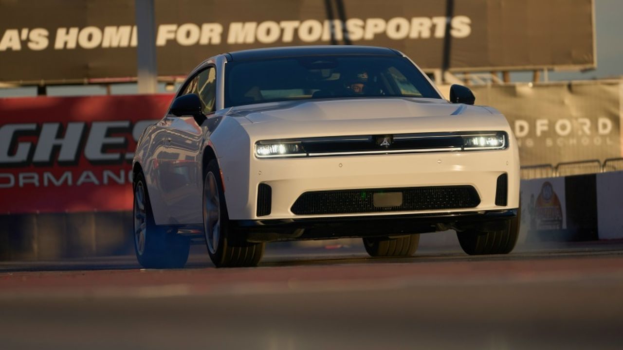 2025 Dodge Charger Daytona: начало новой эры электрических маслкаров
