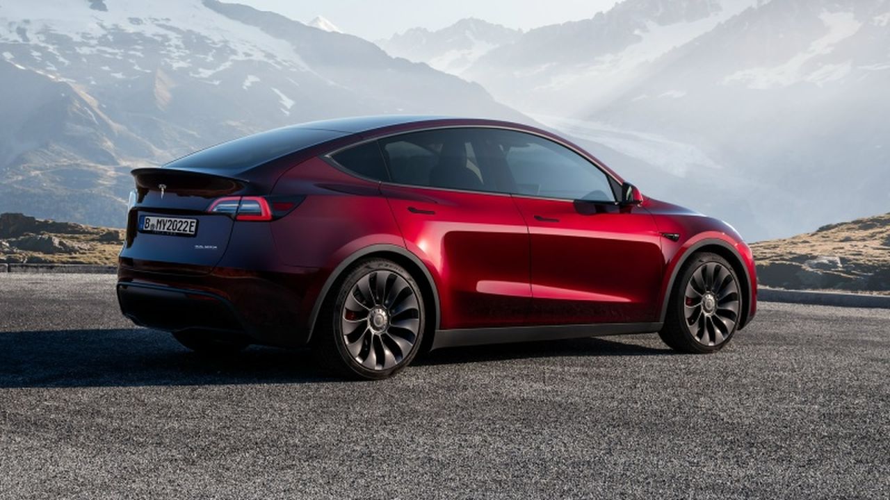 2025 Tesla Model Y: один из самых продаваемых автомобилей в мире