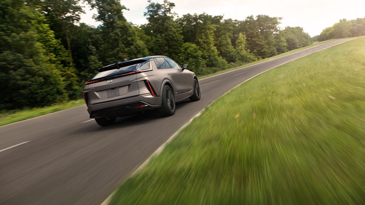 2026 Cadillac LYRIQ-V: самый быстрый Кадиллак в истории!