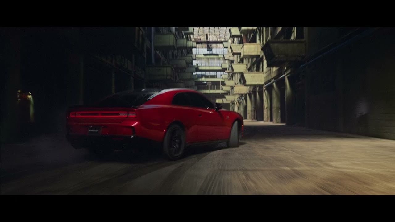 Новый бензиновый «Чарджер» 2026 года — это зверь в новом теле!