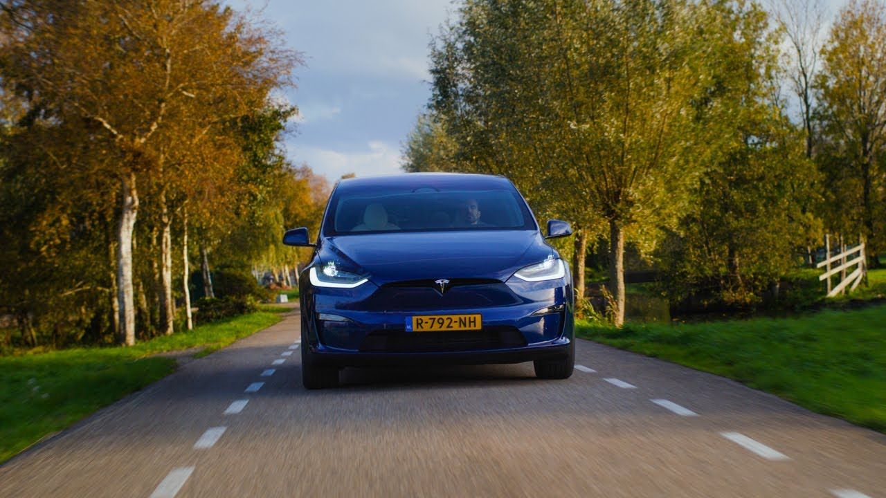 2025 Tesla Model X: мощь без компромиссов в оболочке стильного кроссовера