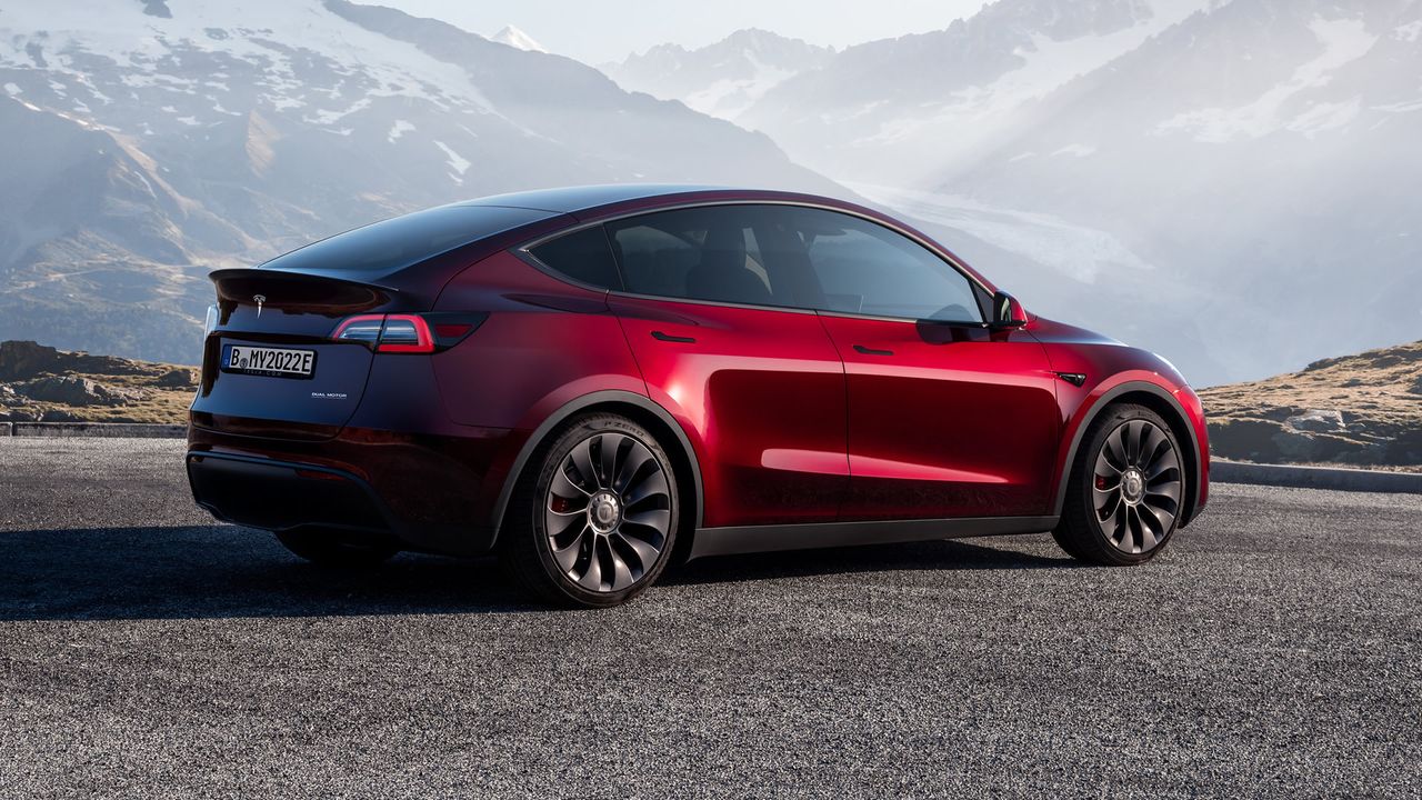 2025 Tesla Model Y: самый продаваемый автомобиль в мире